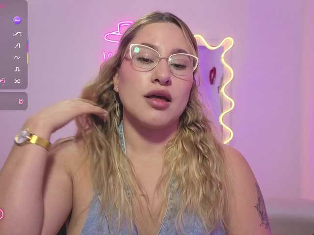 SAAYA-TAY's BongaCams show and profile