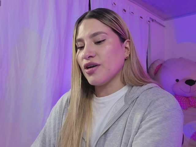 SAAYA-TAY's BongaCams show and profile