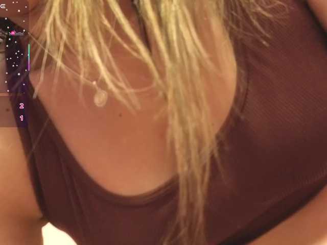 SAAYA-TAY's BongaCams show and profile