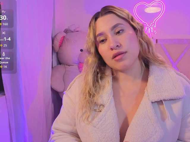 SAAYA-TAY's BongaCams show and profile