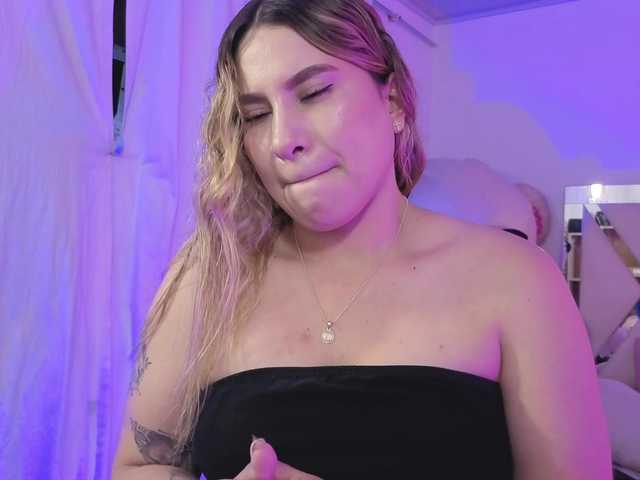 SAAYA-TAY's BongaCams show and profile