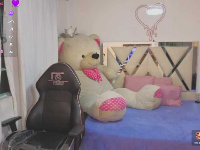 SAAYA-TAY's BongaCams show and profile