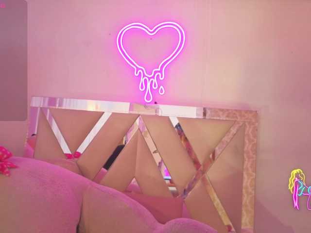 SAAYA-TAY's BongaCams show and profile