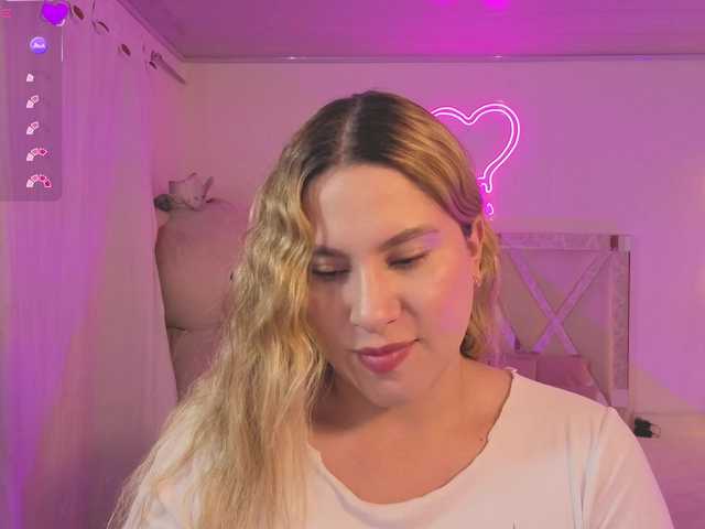 SAAYA-TAY's BongaCams show and profile