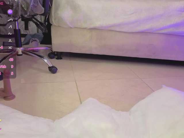 SAAYA-TAY's BongaCams show and profile