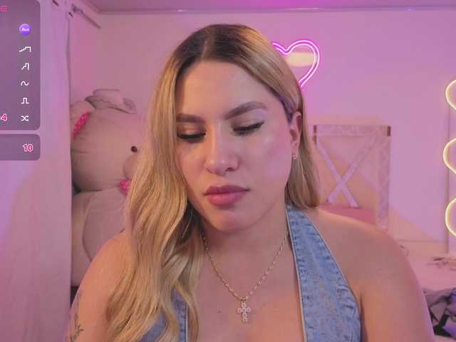 SAAYA-TAY's BongaCams show and profile