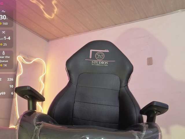 SAAYA-TAY's BongaCams show and profile