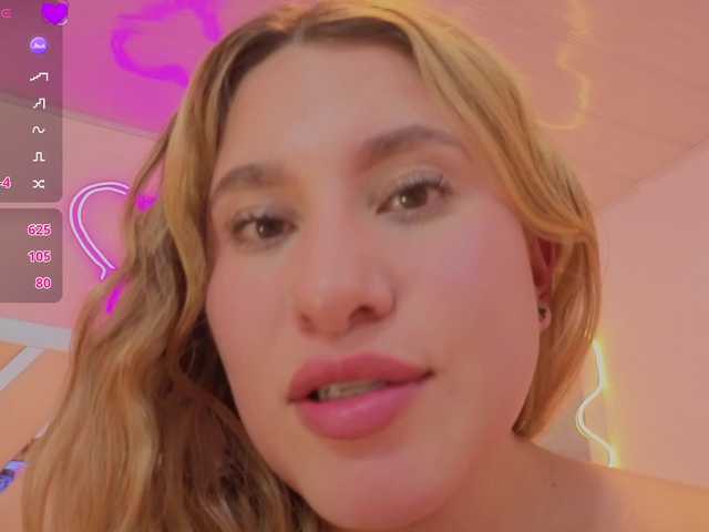 SAAYA-TAY's BongaCams show and profile