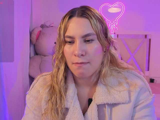 SAAYA-TAY's BongaCams show and profile