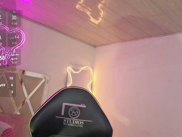 SAAYA-TAY's BongaCams show and profile