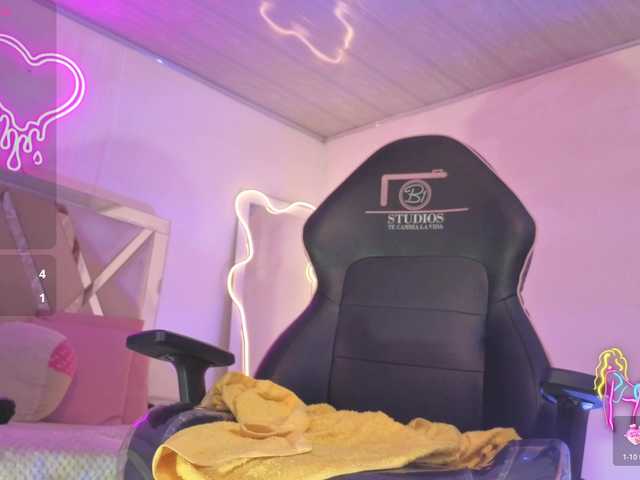 SAAYA-TAY's BongaCams show and profile