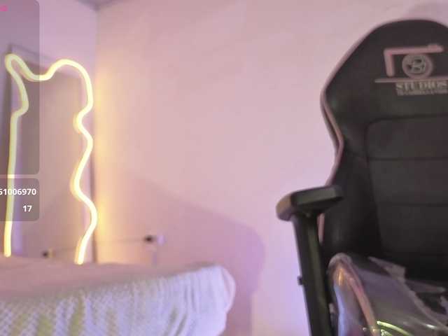 SAAYA-TAY's BongaCams show and profile