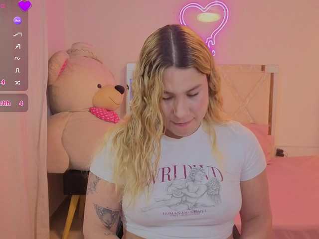 SAAYA-TAY's BongaCams show and profile