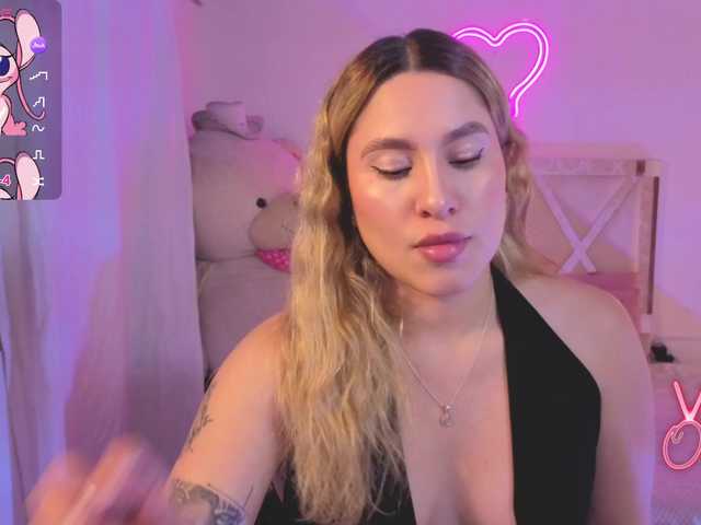 SAAYA-TAY's BongaCams show and profile