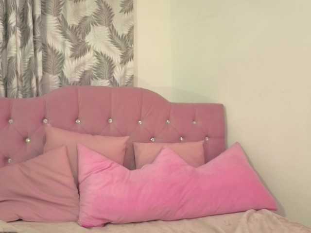 SAAYA-TAY's BongaCams show and profile