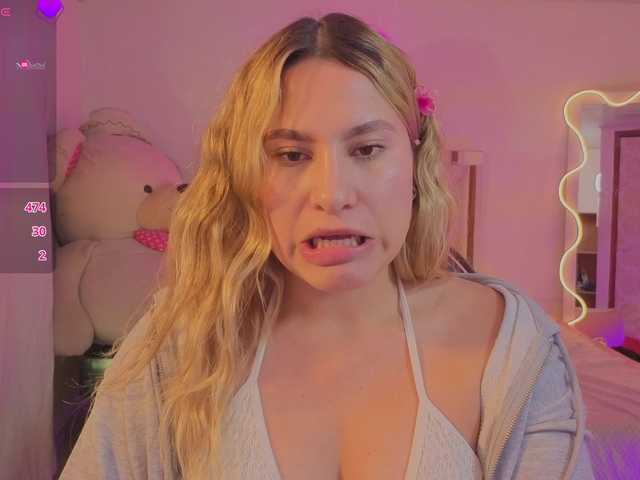 SAAYA-TAY's BongaCams show and profile