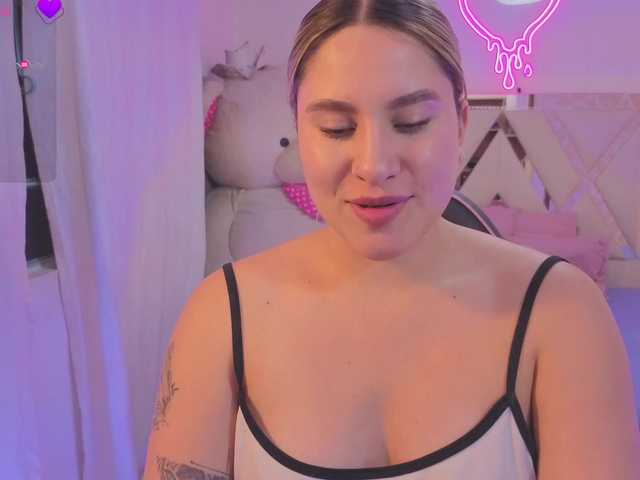 SAAYA-TAY's BongaCams show and profile