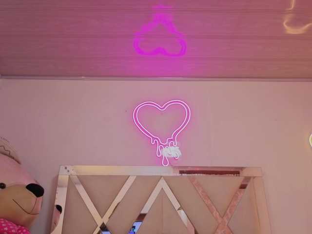 SAAYA-TAY's BongaCams show and profile