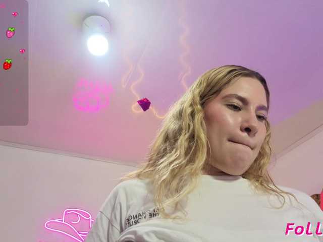 SAAYA-TAY's BongaCams show and profile