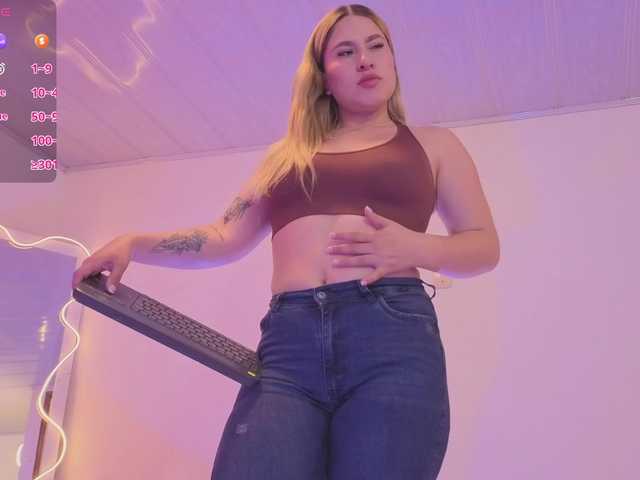 SAAYA-TAY's BongaCams show and profile