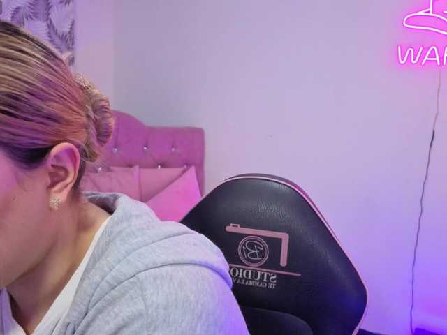 SAAYA-TAY's BongaCams show and profile