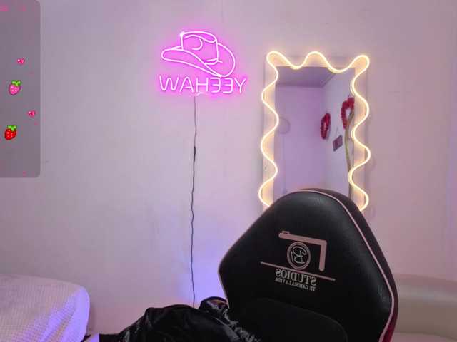 SAAYA-TAY's BongaCams show and profile