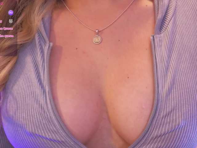 SAAYA-TAY's BongaCams show and profile