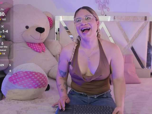 SAAYA-TAY's BongaCams show and profile