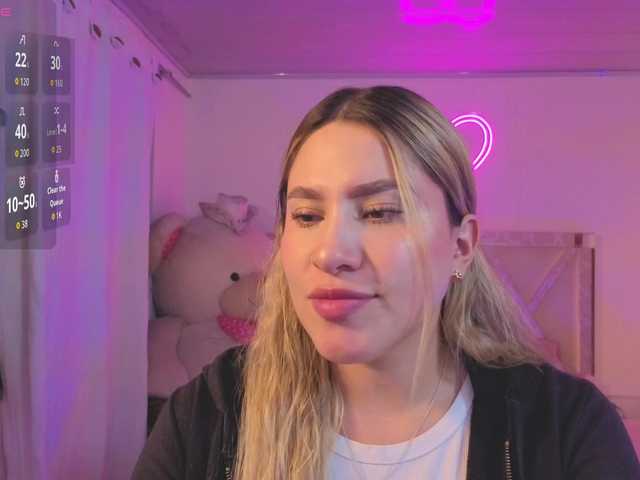 SAAYA-TAY's BongaCams show and profile