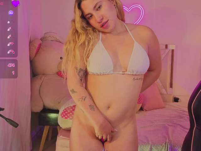 SAAYA-TAY's BongaCams show and profile