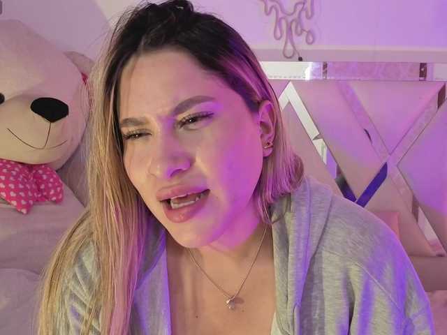 SAAYA-TAY's BongaCams show and profile