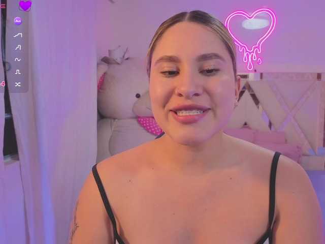 SAAYA-TAY's BongaCams show and profile