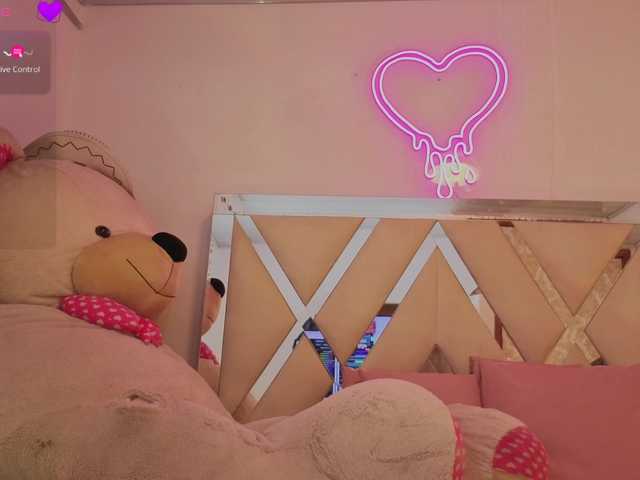 SAAYA-TAY's BongaCams show and profile