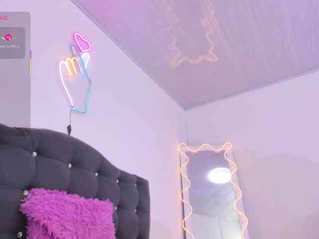 SAAYA-TAY webcam