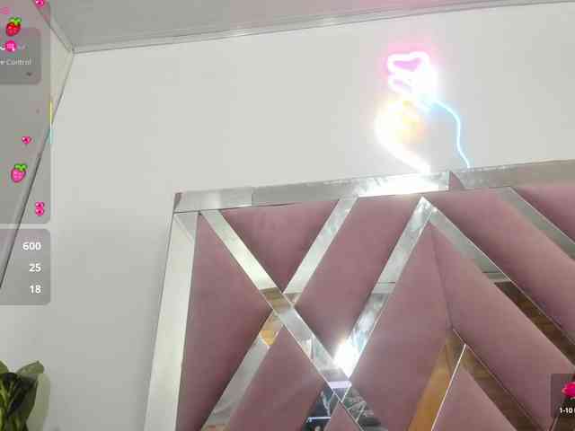 SAAYA-TAY webcam