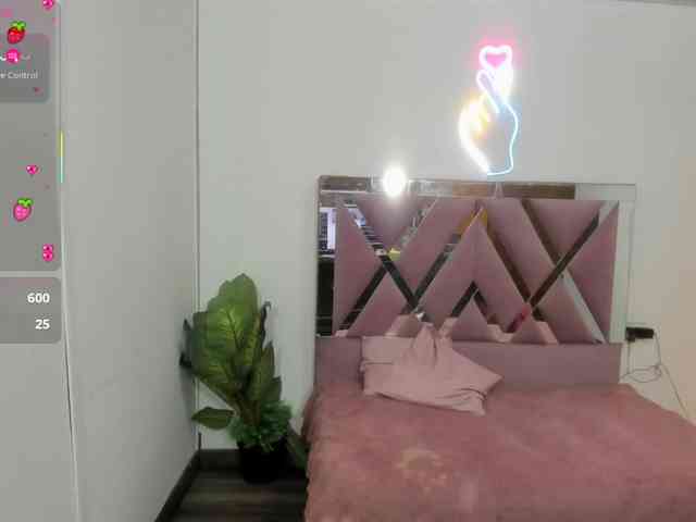 SAAYA-TAY webcam