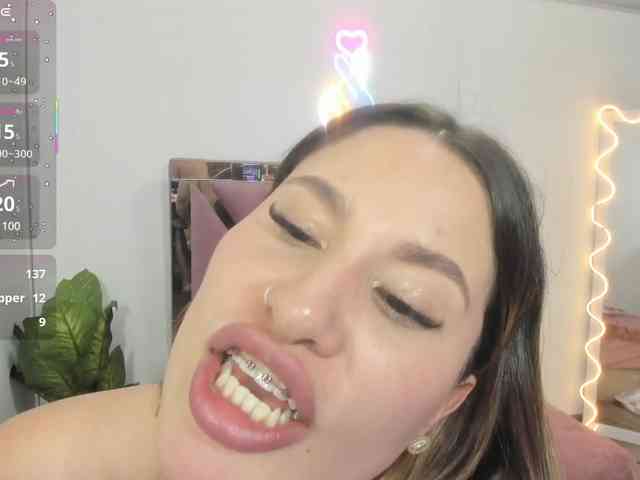 SAAYA-TAY webcam