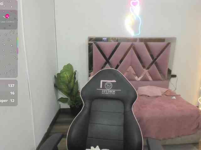 SAAYA-TAY webcam