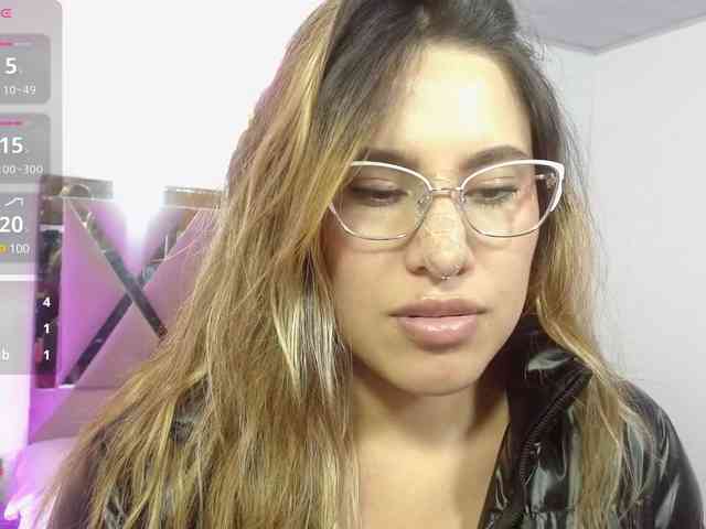 SAAYA-TAY webcam