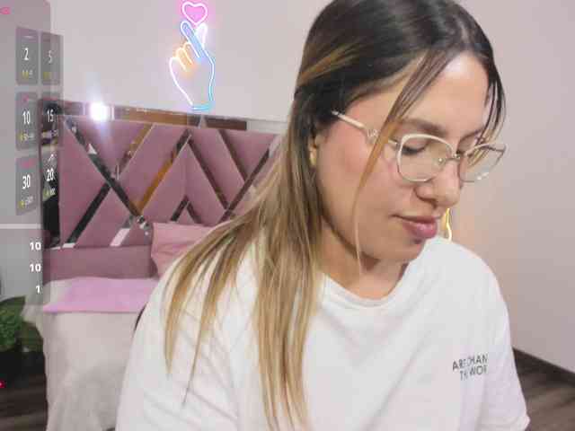 SAAYA-TAY webcam