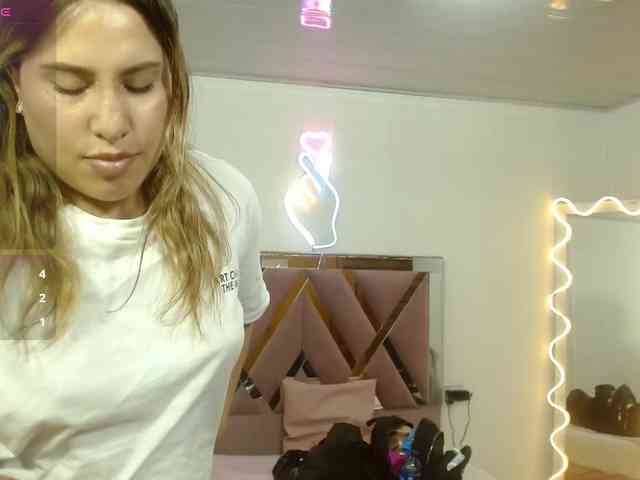 SAAYA-TAY webcam