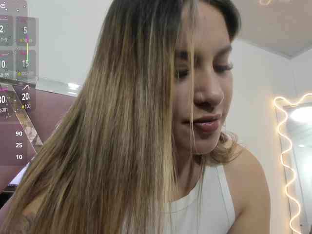 SAAYA-TAY webcam