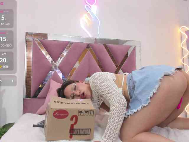SAAYA-TAY webcam