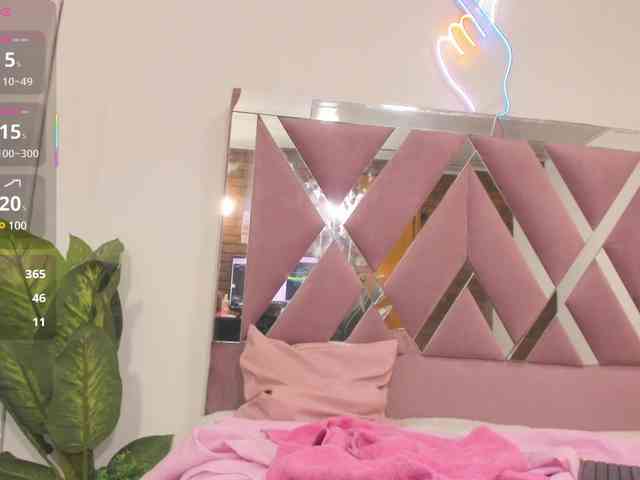 SAAYA-TAY webcam