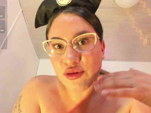 SAAYA-TAY webcam
