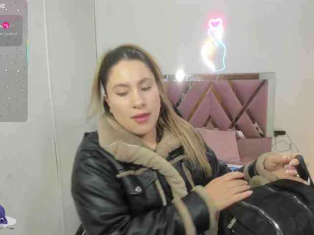 SAAYA-TAY webcam