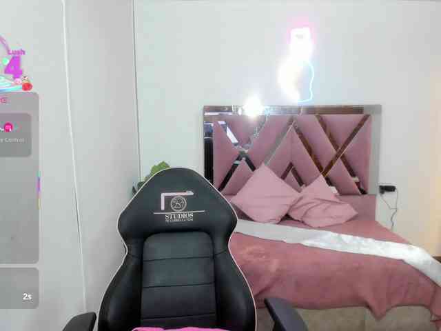 SAAYA-TAY webcam