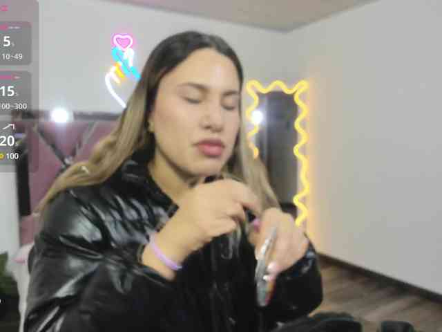 SAAYA-TAY webcam
