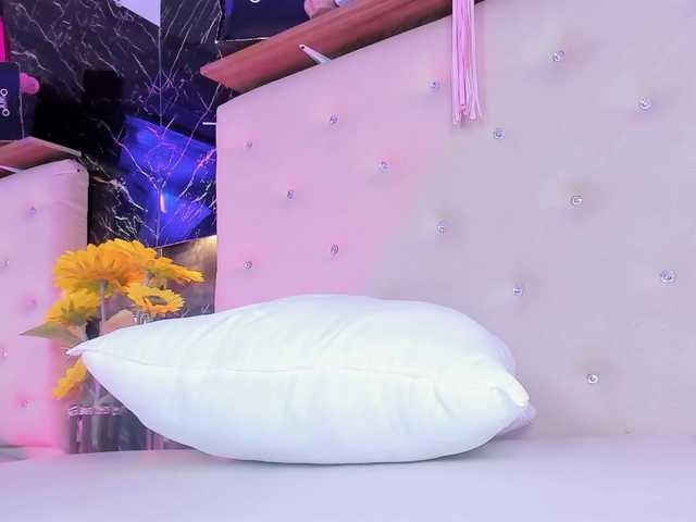 KendallWods's BongaCams show and profile