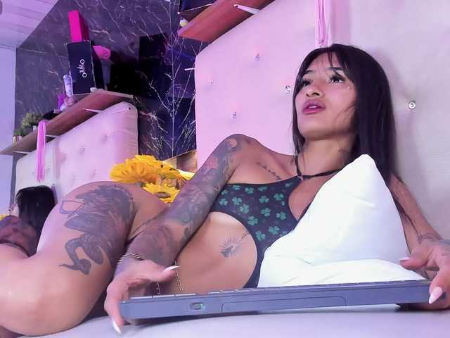 KendallWods's BongaCams show and profile